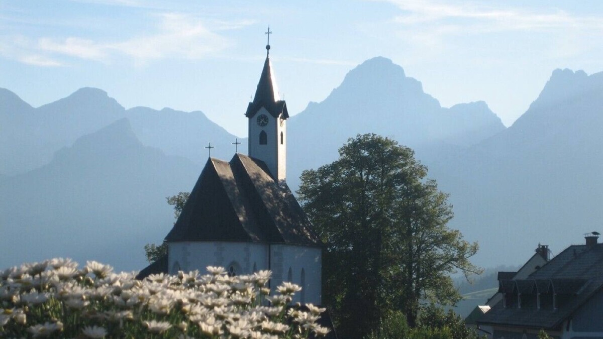 Vorderstoder House | Holiday home in a mountain village with a fantastic mountain backdrop