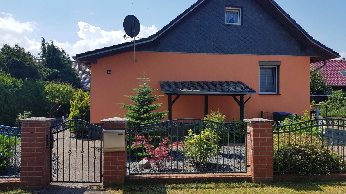 Altwarp Siedlung House | Holiday home in Altwarp with charming conservatory