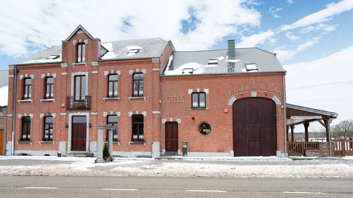 Couvin House | Holiday home in Cul-des-Sarts with garden