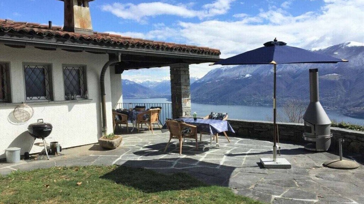 Brissago House | Holiday home in Brissago with swimming pool
