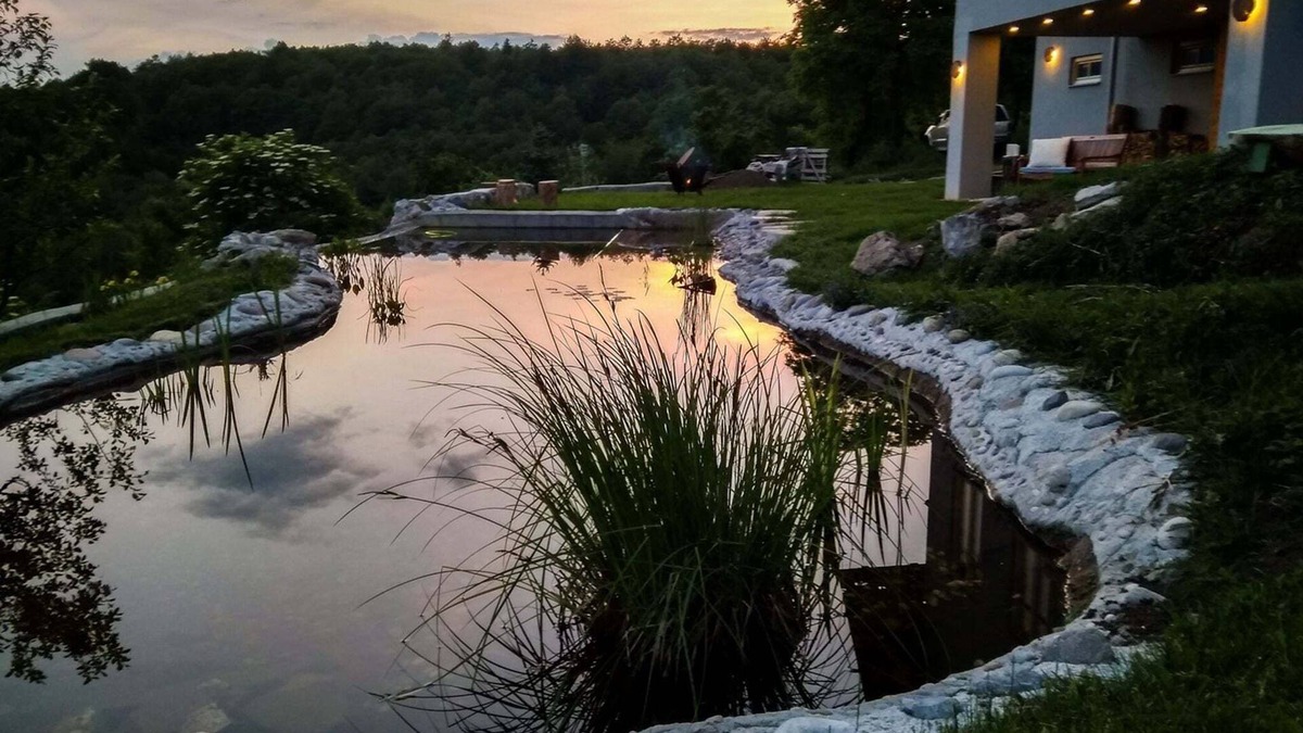 Presika House | Holiday Home in Bunjevci with Sauna & Garden