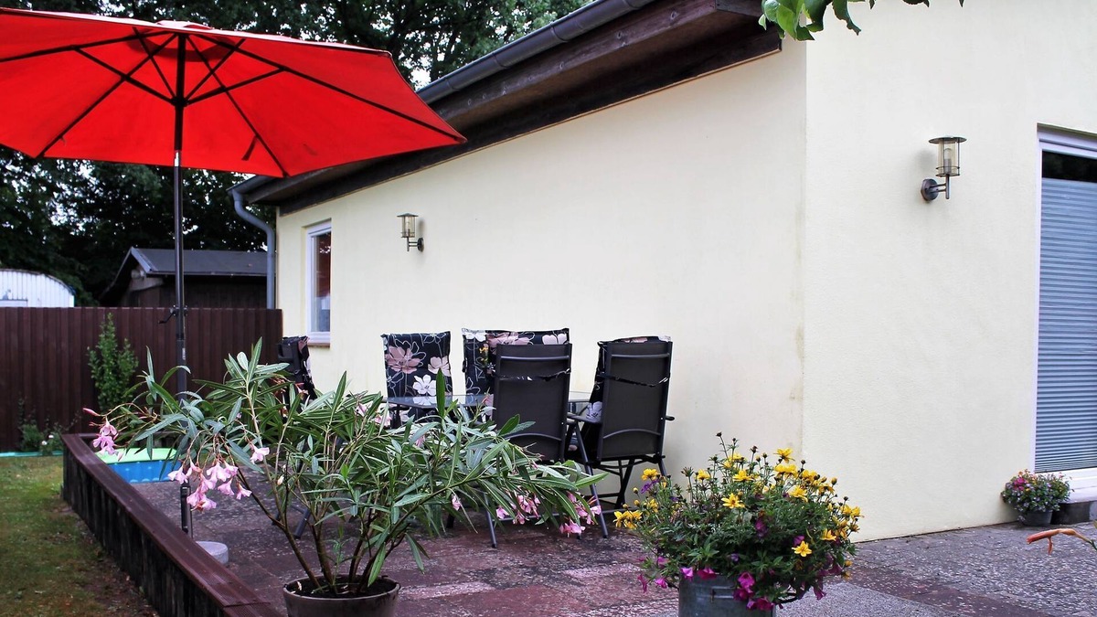 Dorf Gutow House | Holiday home in Dorf Gutow with garden