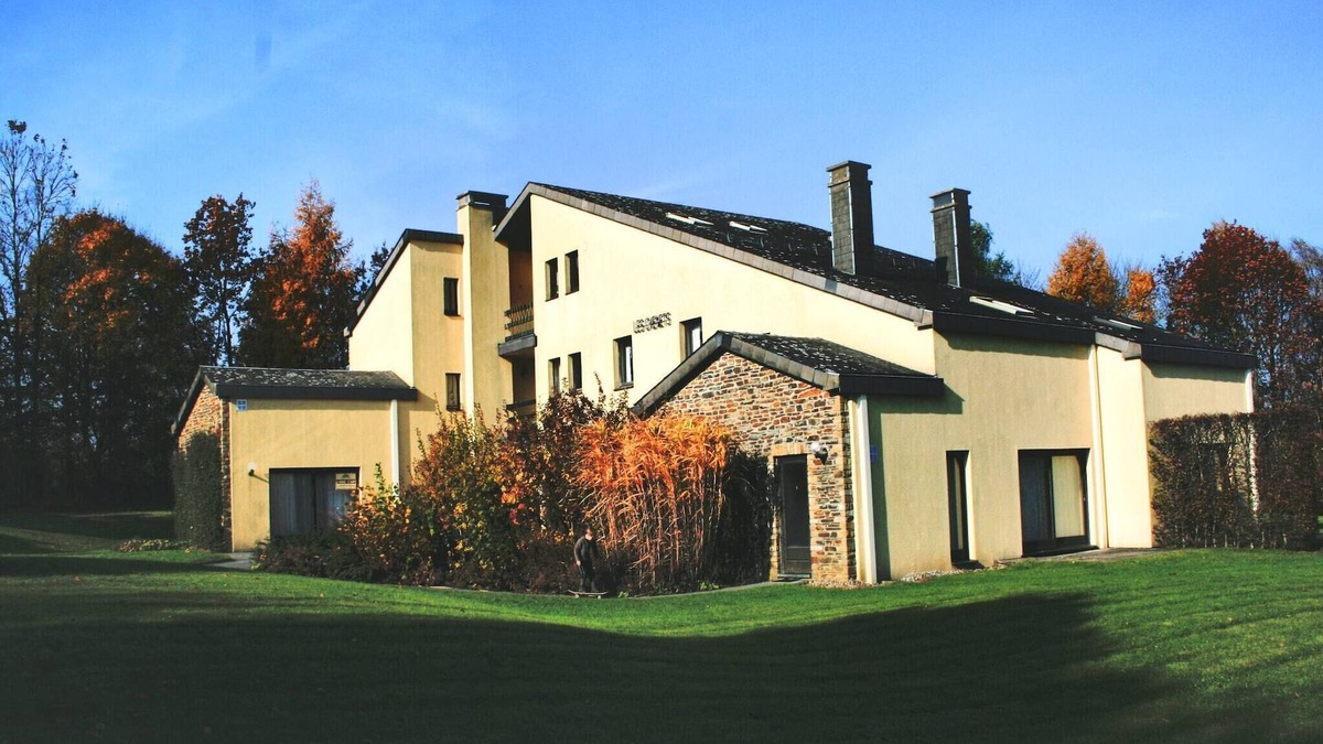 Gros-Fays House | Holiday Home in Gros Fays with Garden
