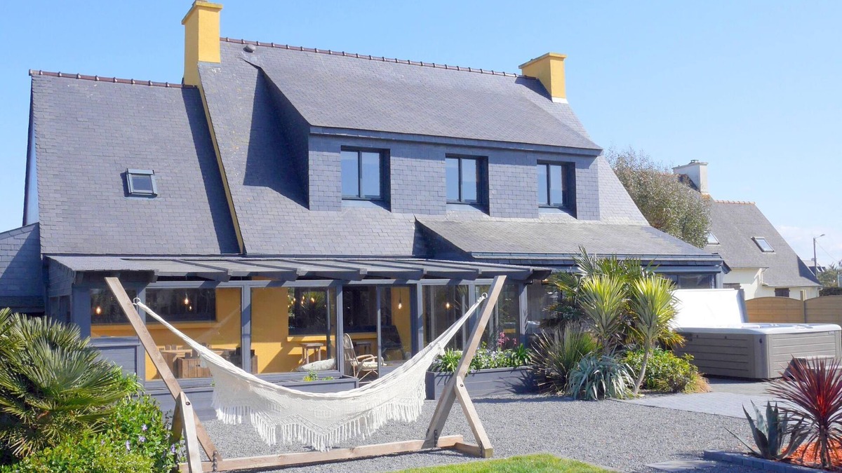 Guisseny House | Holiday Home in Guisseny with Jacuzzi & Beach