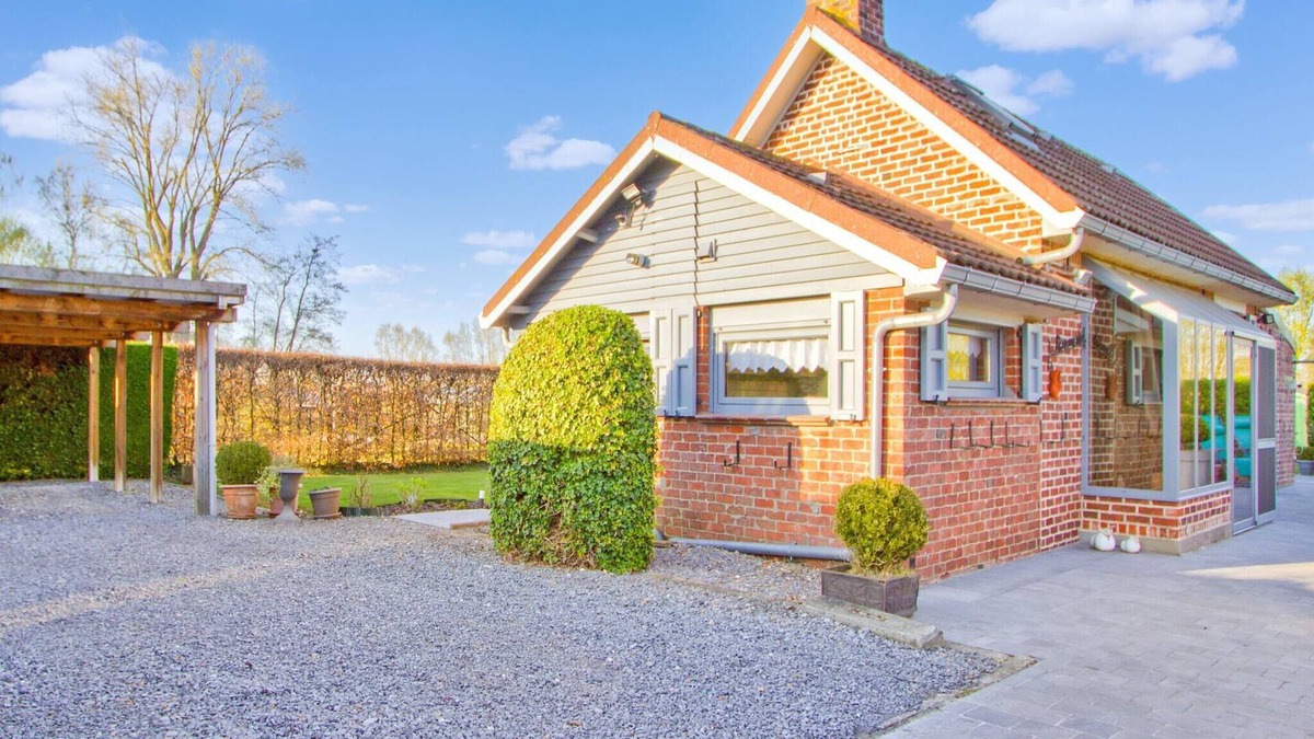 Ypres House | Holiday Home in Hollebeke with Private Garden