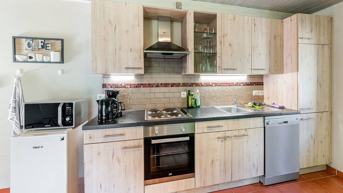 Nadrin House | Holiday Home in Houffaliz With Garden