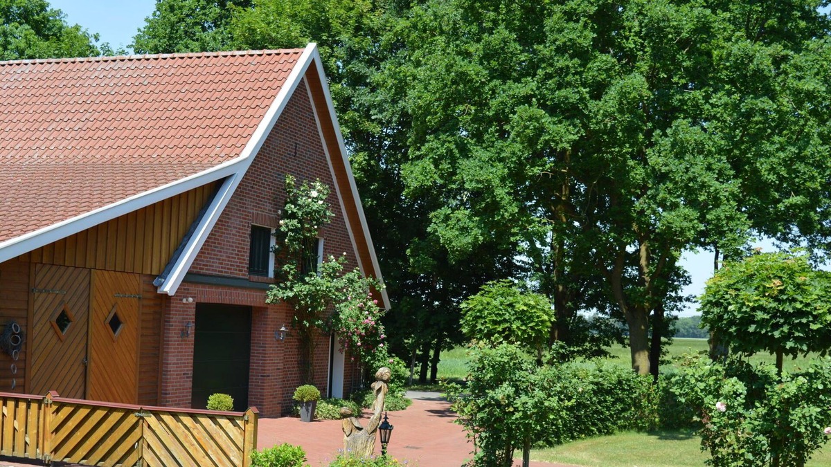 Holthaus Villa | Holiday home in Lindern with garden