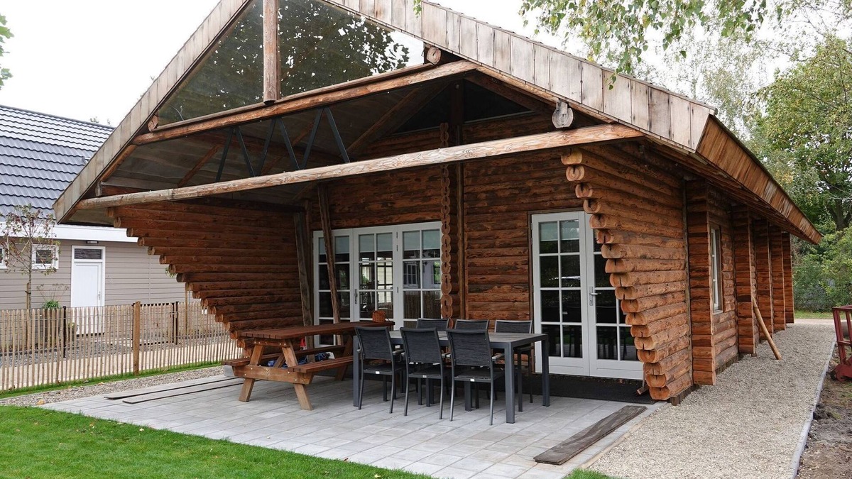 Baarle-Nassau House | Holiday Home in Netherlands with Pond View