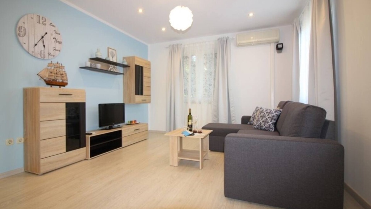 Antonci House | Holiday Home in Poreč with Terrace, Air condition, WIFI, Dishwasher (4400-4)