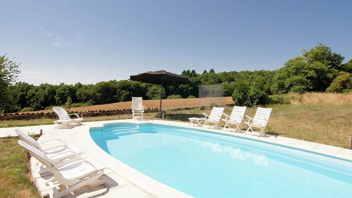 Roussines House | Holiday Home in Roussines with Private Pool
