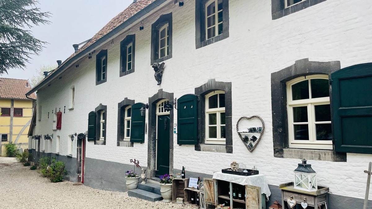 Slenaken House | Holiday Home in Slenaken near Forest