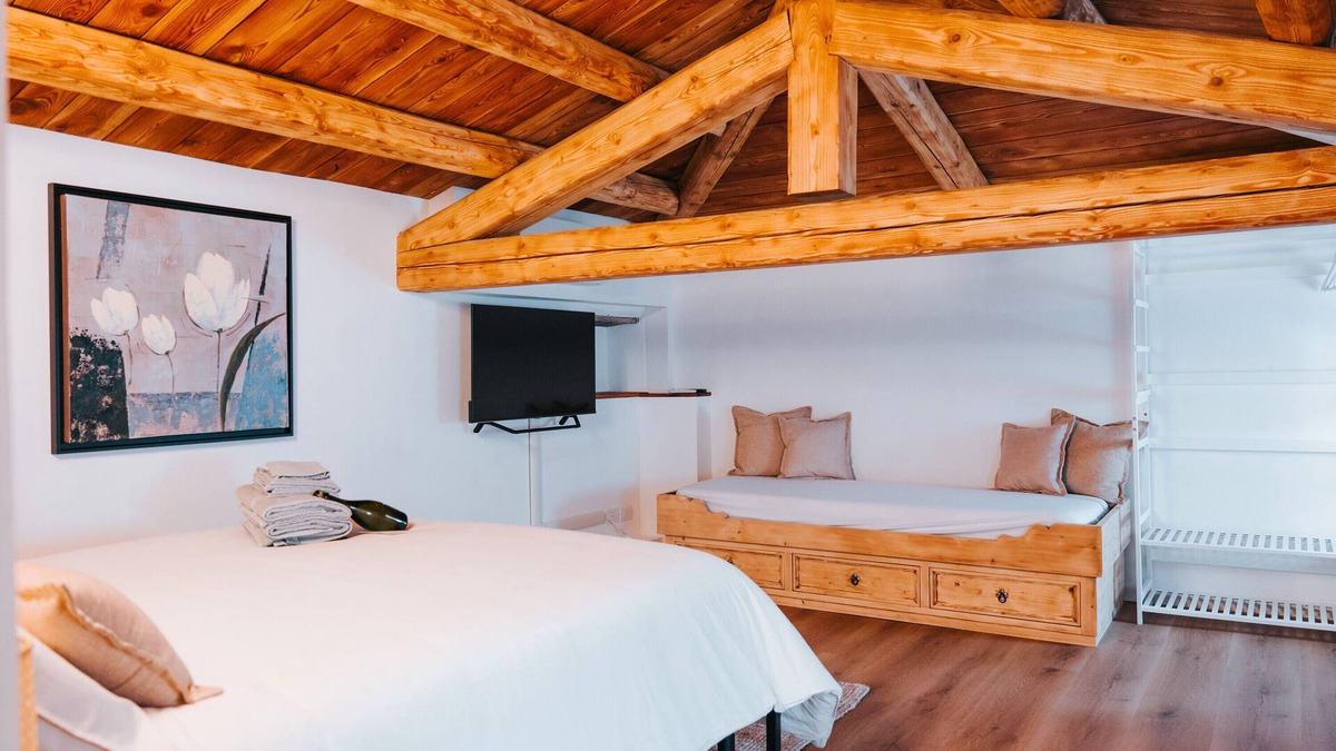 Cison di Valmarino House | Holiday Home 'Rustica E Luminosa' with Wi-Fi and Air Conditioning