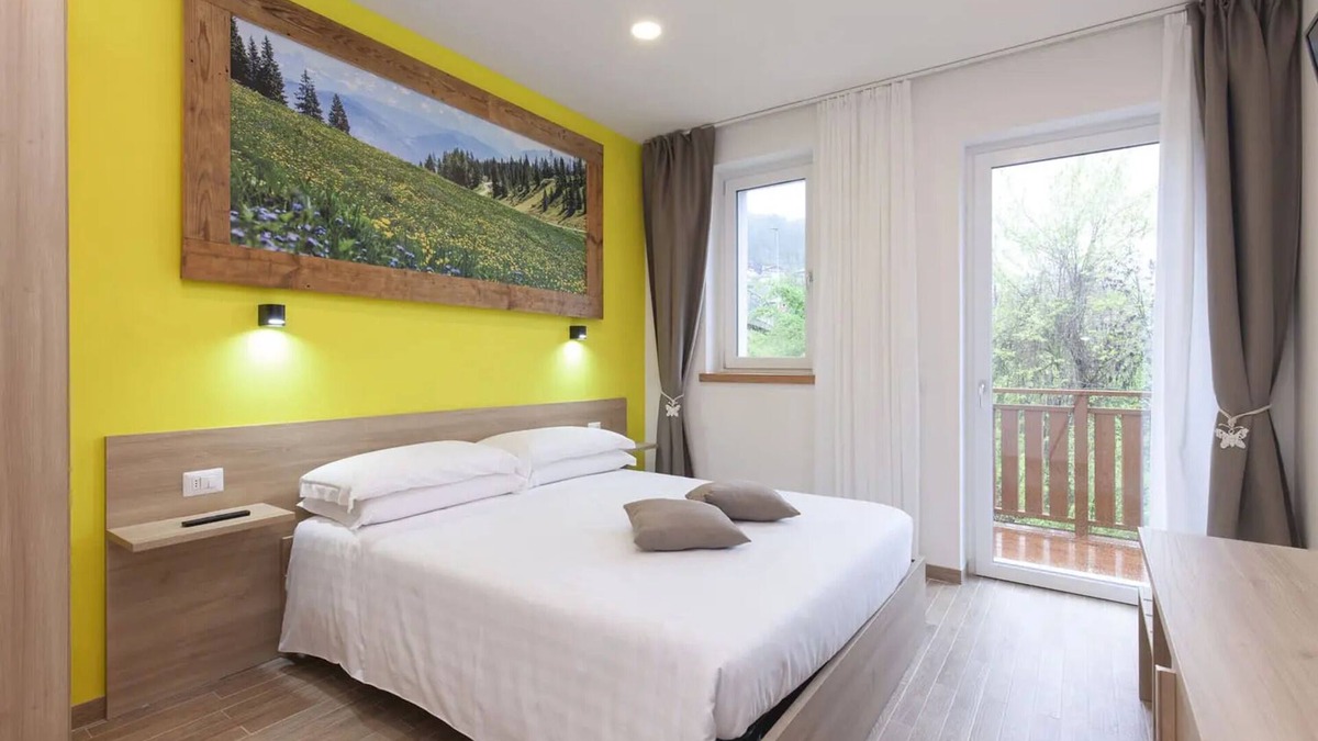 Domegge di Cadore House | Holiday Home 'Alle Arce' with Lake View, Wi-Fi and Air Conditioning