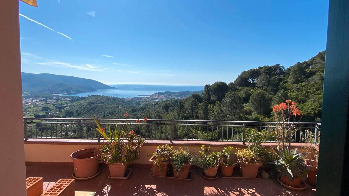 San Piero in Campo House | Holiday Home 'Bellavista' with Sea View, Private Terrace and Air Conditioning