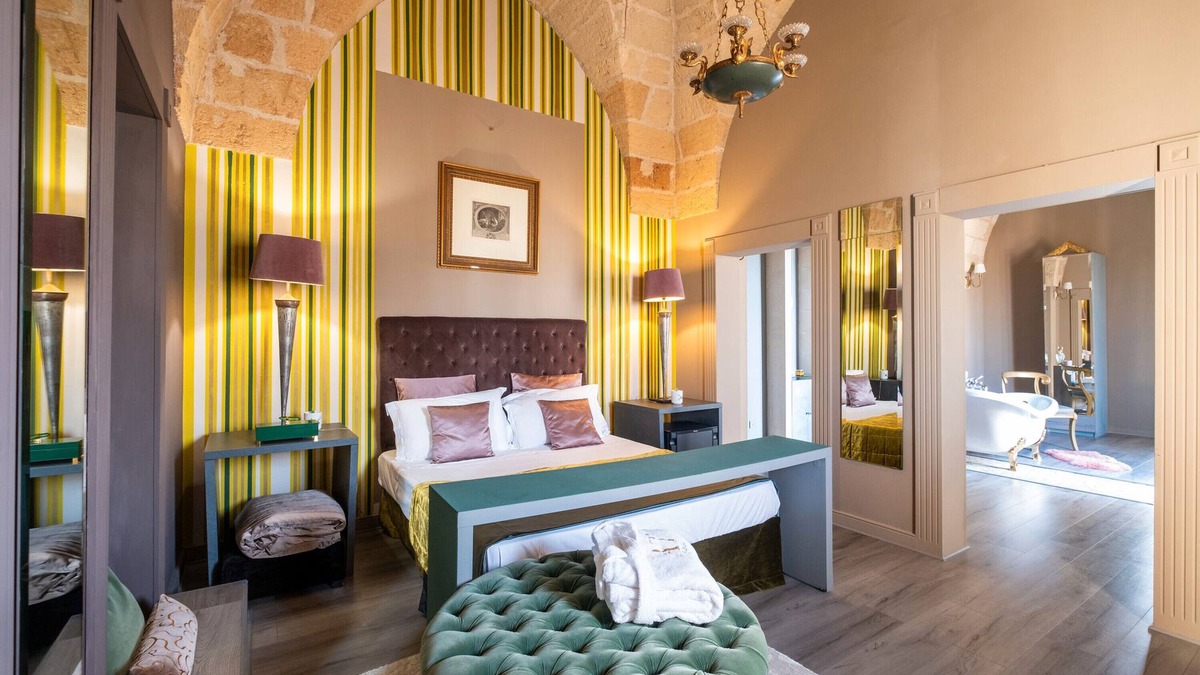 San Pietro in Lama House | Holiday Home 'Maison Boutique At Viviana' with Shared Pool, Wi-Fi and Air Conditioning