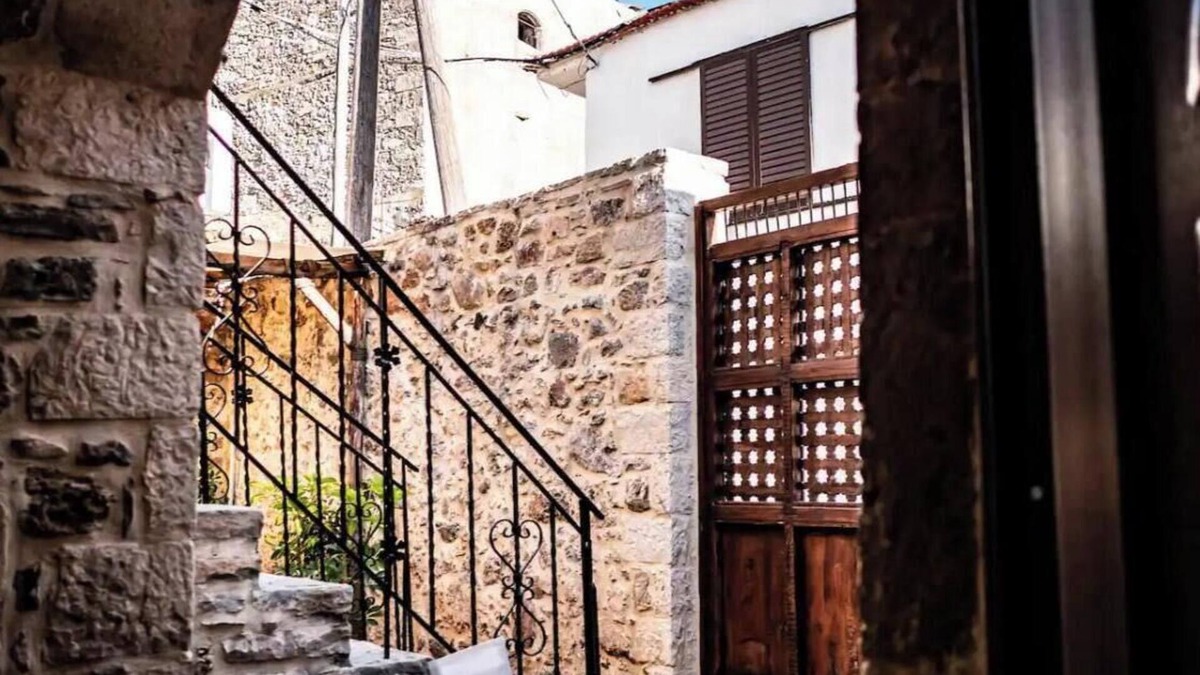 Kouroutai House | Holiday Home 'Kalykas' with Mountain View, Wi-Fi and Air Conditioning