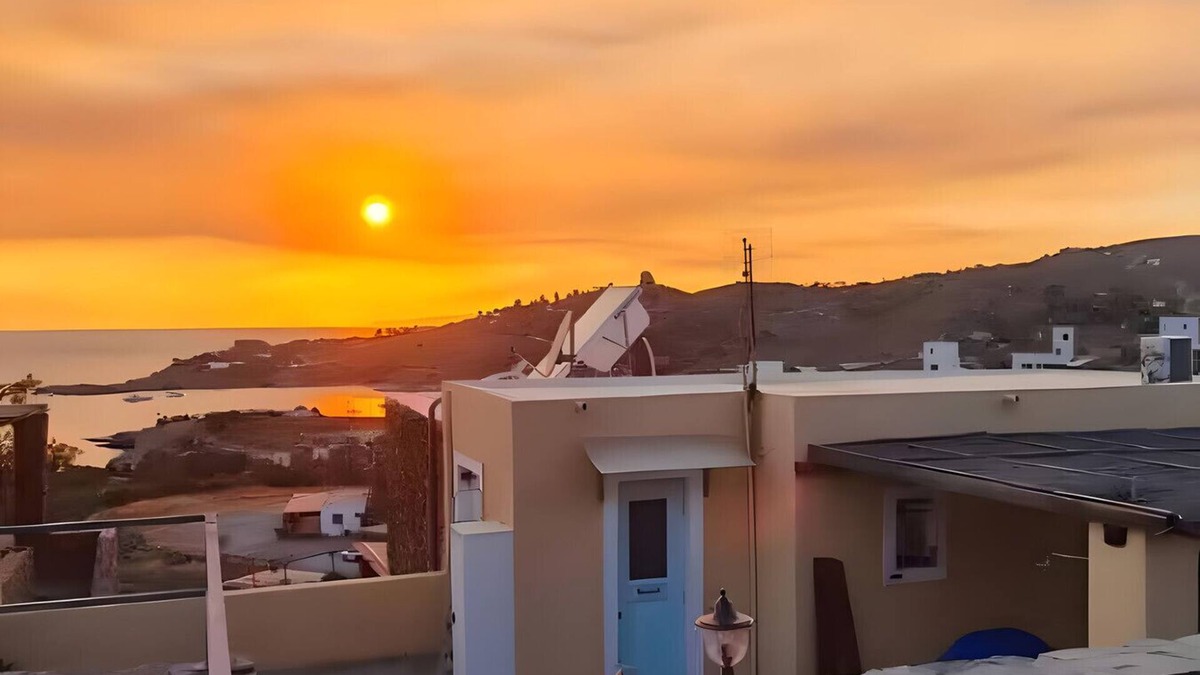 Koundouros House | Holiday Home 'Kea's Sunset Stone Retreat' with Sea View, Wi-Fi and Air Conditioning