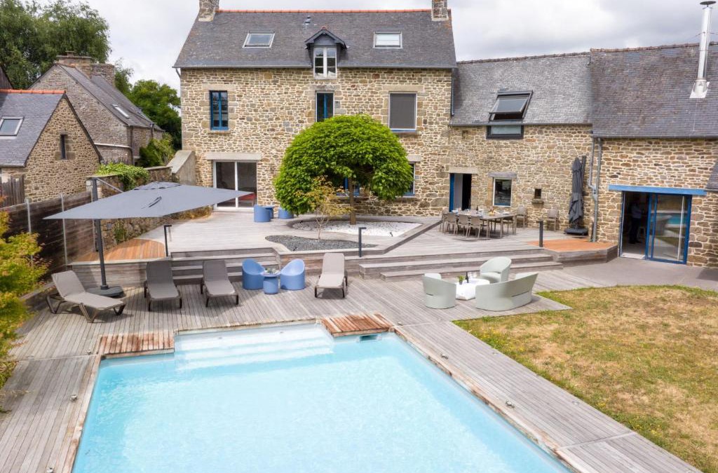 Le Tronchet House | Holiday Home La Gentilhommière by Interhome