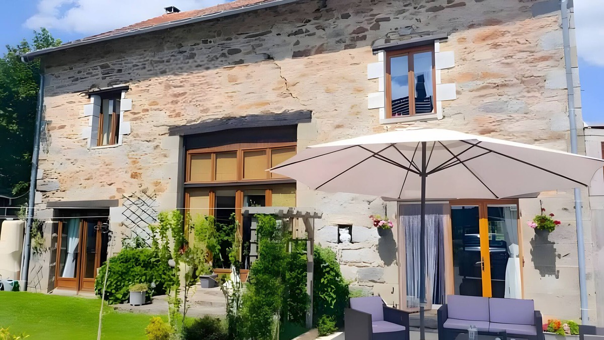 Janaillat House | Holiday Home 'La Grande Maison De Janaillat' with Private Terrace, Private Garden and Wi-Fi
