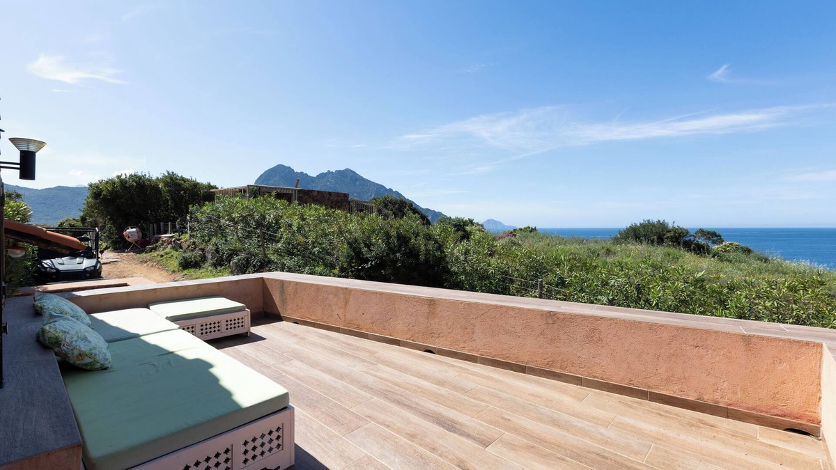 Osani House | Holiday Home 'La Maison De Mammò' with Sea View, Private Terrace and Wi-Fi