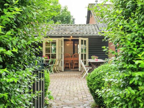 Lage Mierde House | Holiday Home Lage Mierde with Garden & BBQ
