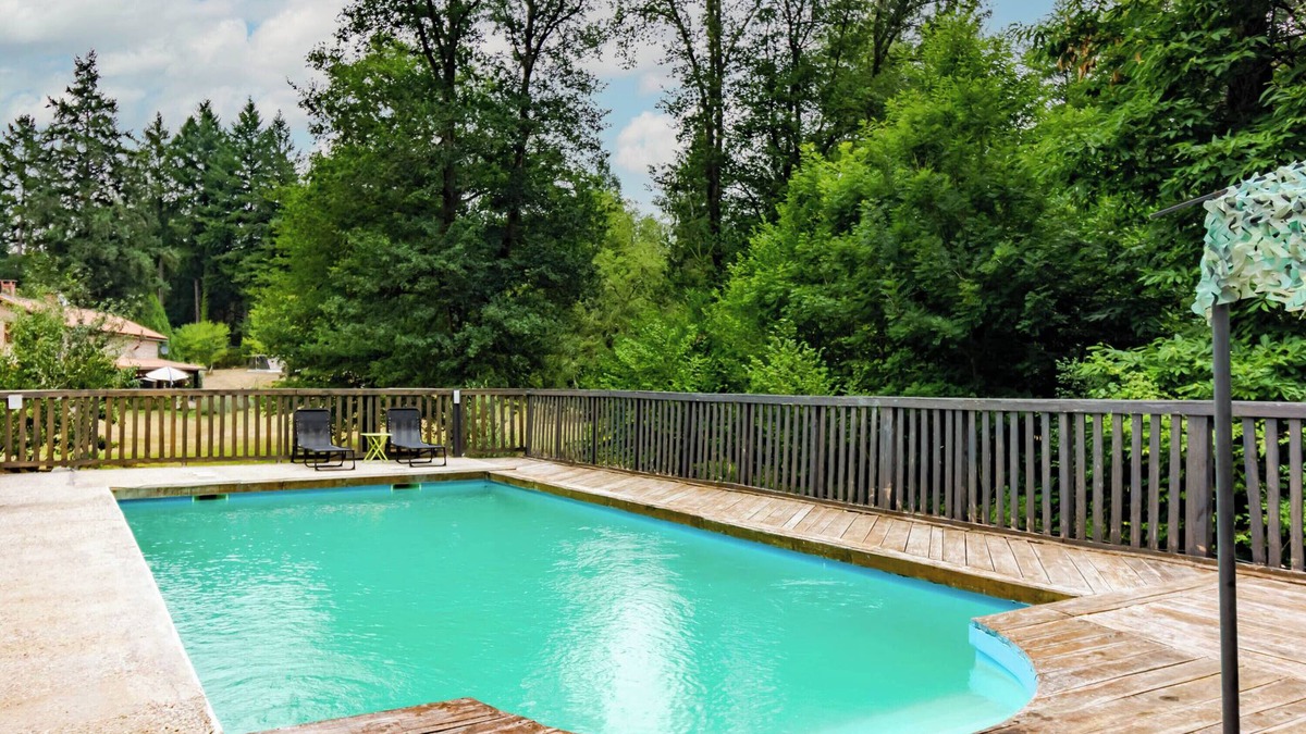 Piegut-Pluviers House | Holiday Home 'Les Touilles - Dordogne' with Private Pool, Private Terrace and Wi-Fi