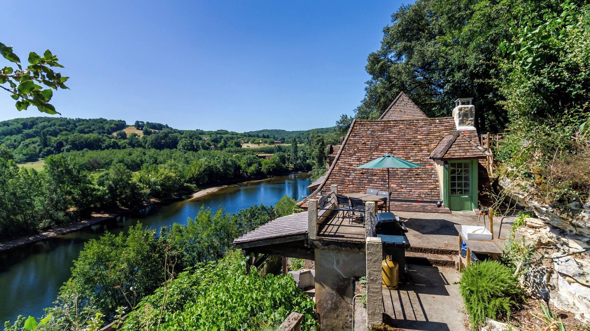 Vezac House | Holiday Home 'Le Mirador Vue Sur La Dordogne' with Private Terrace and Balcony