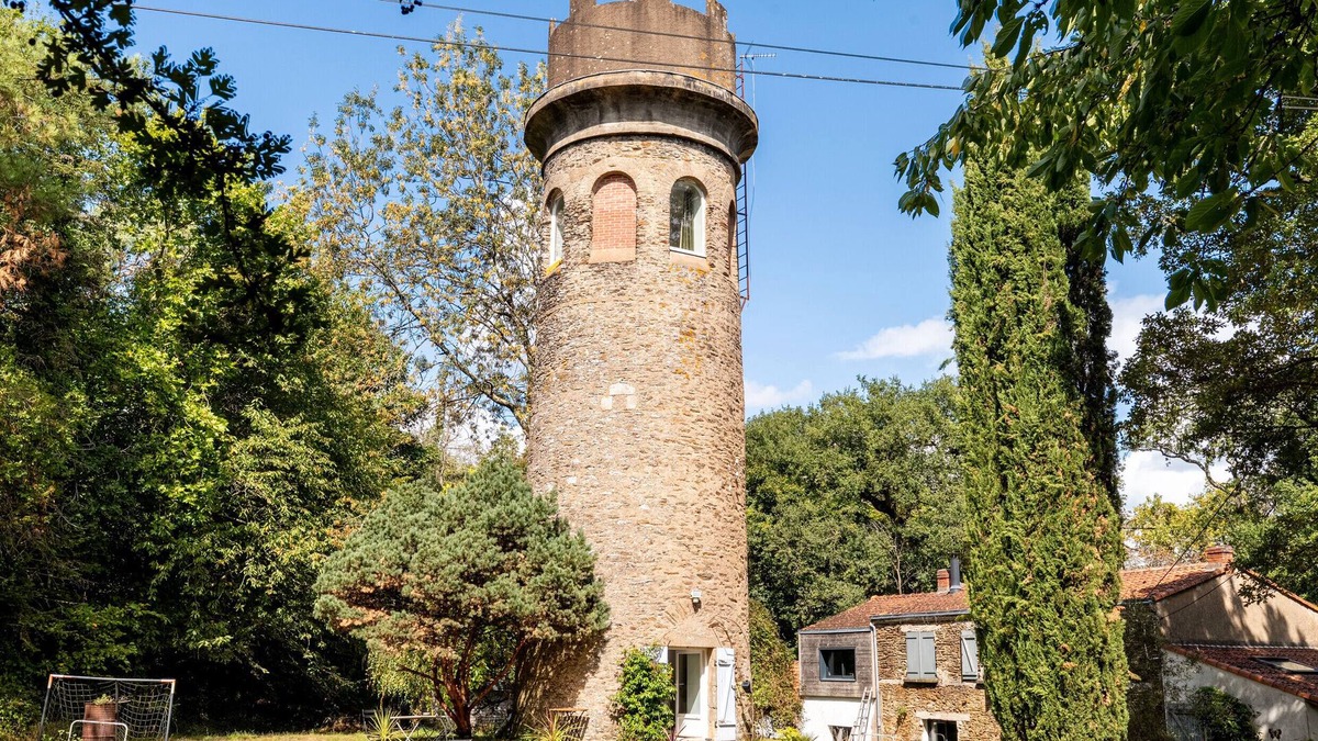 Vertou House | Holiday Home 'Le Moulin De Pen Hoêt' with Shared Garden