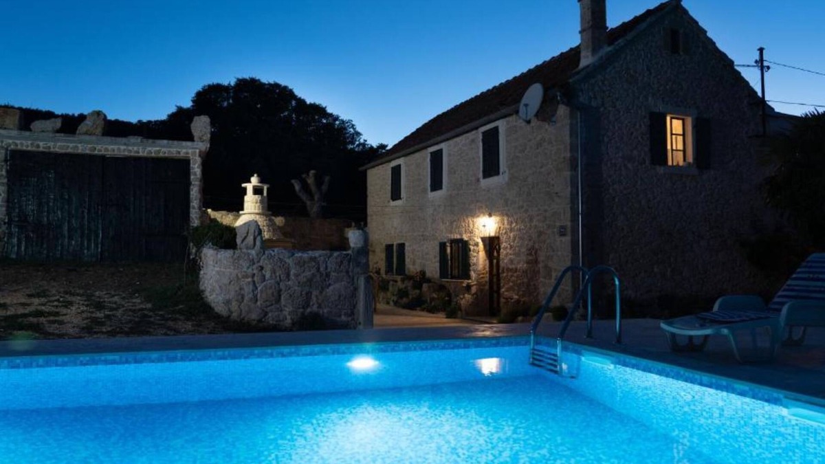 Drnis House | Holiday Home Leptir