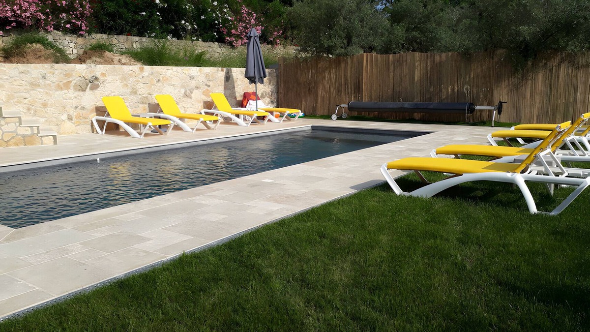 Montauroux House | Holiday Home 'Loc Provence' with Private Pool, Wi-Fi and Air Conditioning