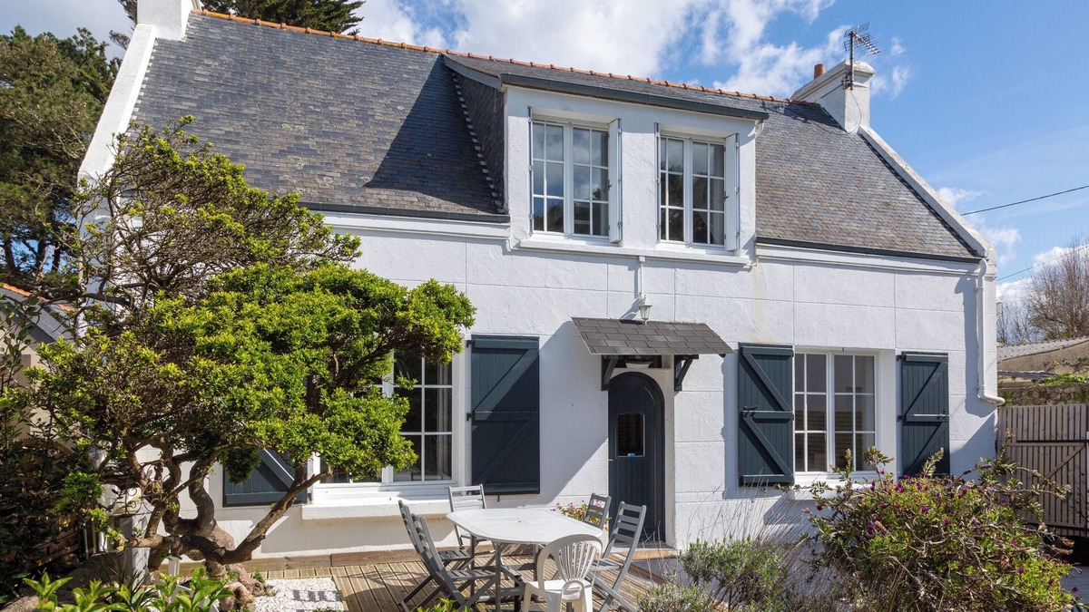 Gavres House | Holiday Home 'Maison De Bord De Mer' with Private Terrace and Wi-Fi