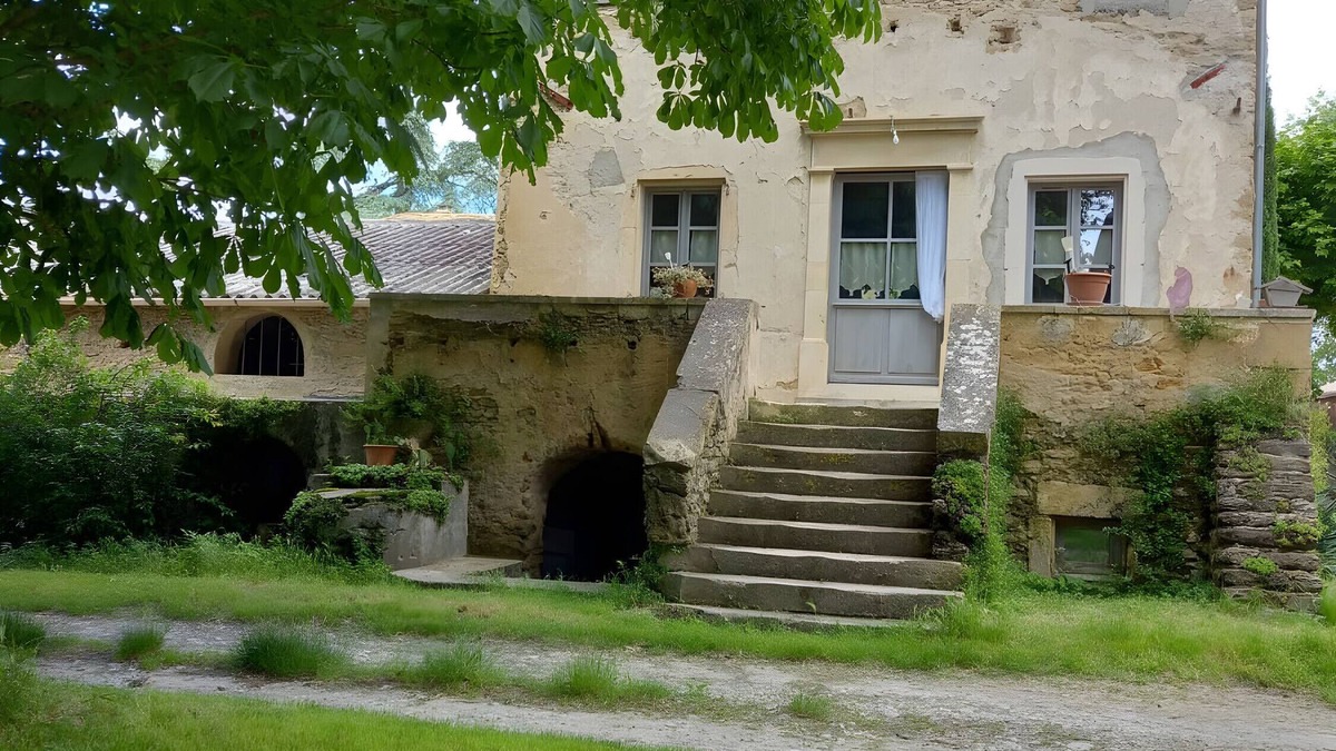 Chabrillan House | Holiday Home 'Maison Le Petit Mas' with Private Terrace and Shared Garden