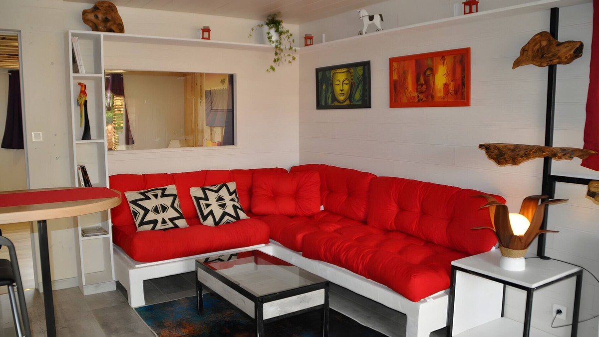 Sisteron House | Holiday Home 'Manzafaro' with Mountain View and Private Terrace