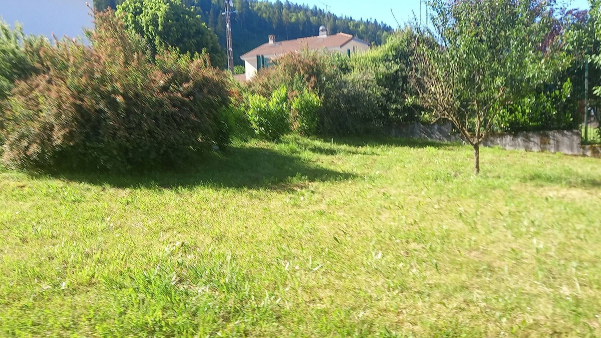 Martignat House | Holiday Home 'Martignat Les Chats' with Private Garden, Wi-Fi and Air Conditioning