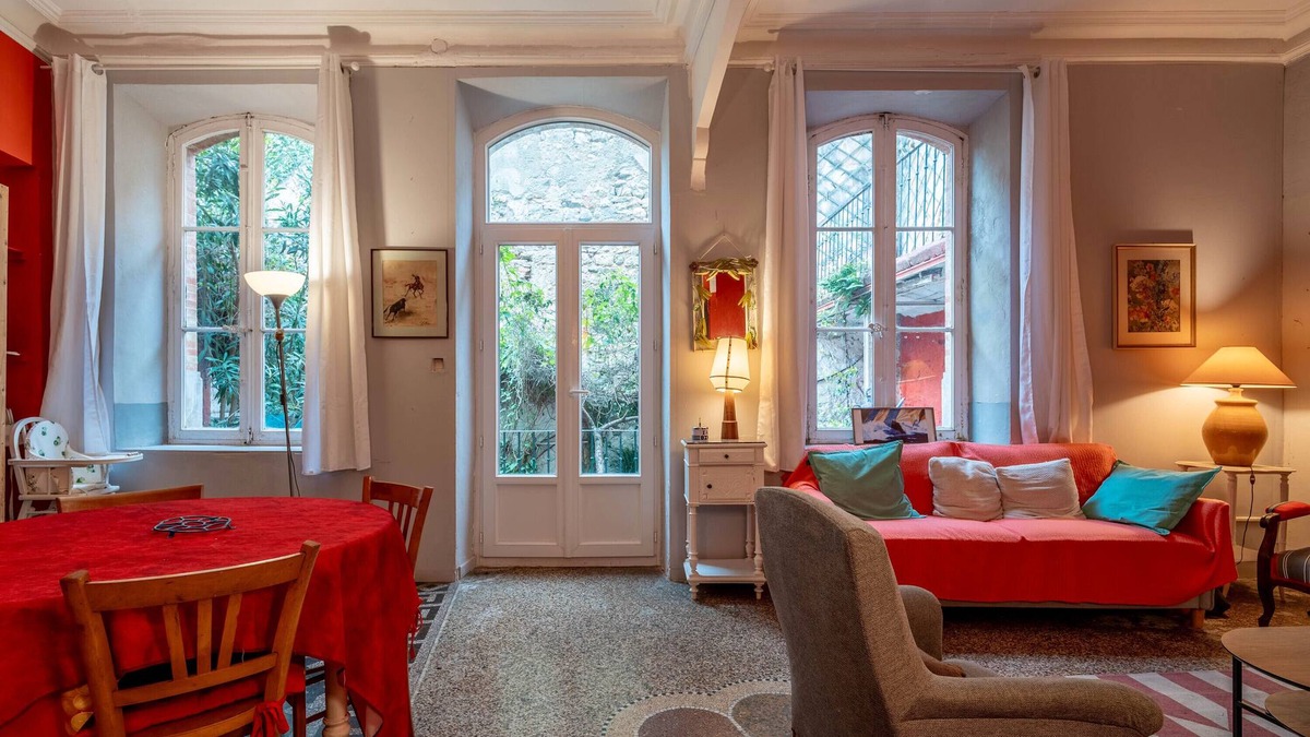 La Palme House | Holiday Home 'Massenet' with Shared Terrace, Private Garden and Wi-Fi