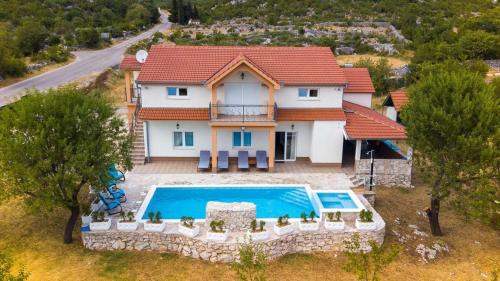 Lecevica House | Holiday Home Melone