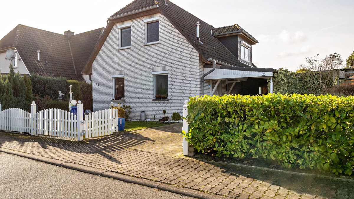 Roevershagen House | Holiday Home "Nahe Ostsee" with Private Terrace & Wi-Fi