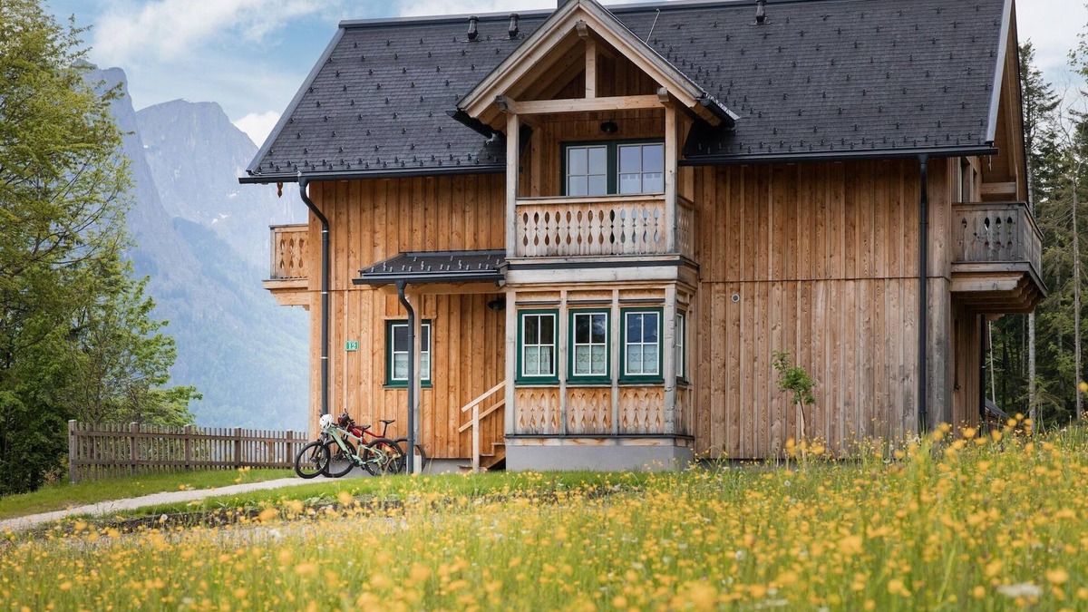 Grundlsee House | Holiday home near Grundlsee with sauna