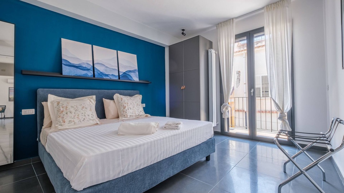 Furci Siculo House | Holiday Home 'Ninai Sea Holiday Apartment' with Balcony, Wi-Fi and Air Conditioning