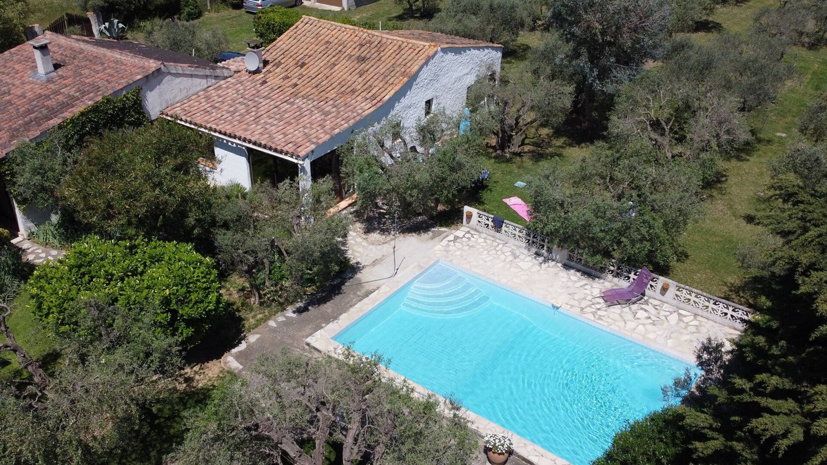 Arles House | Holiday home on a quiet, shady, private property