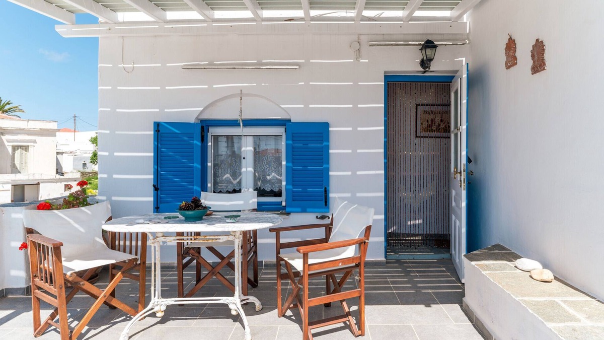 Sifnos House | Holiday Home 'Penny's House' with Mountain View, Wi-Fi and Air Conditioning