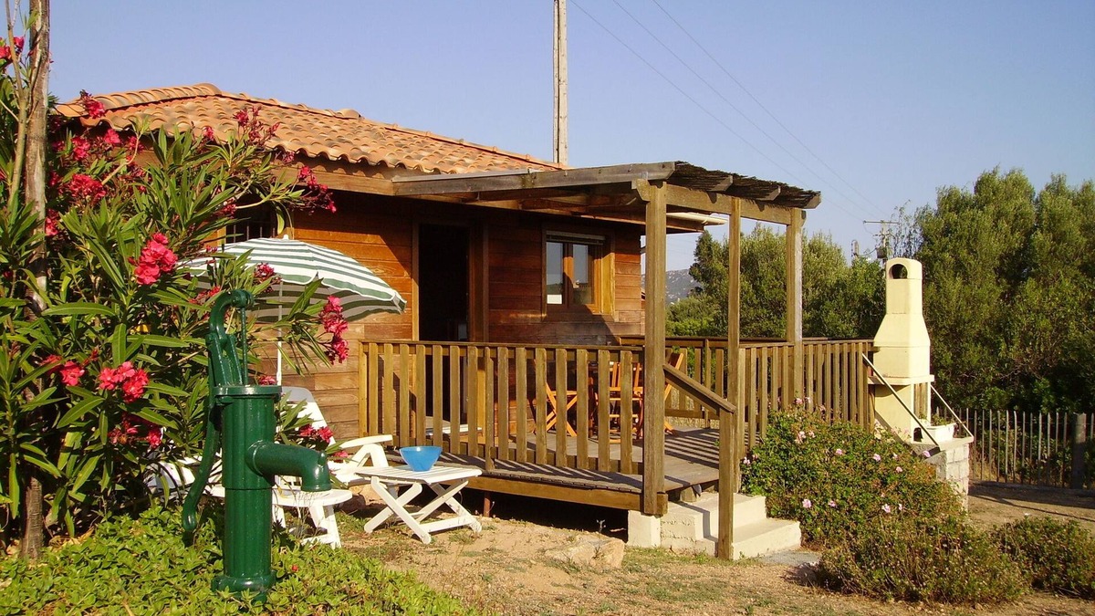 Figari House | Holiday Home 'Petite Maison' with Sea View, Private Terrace and Private Garden