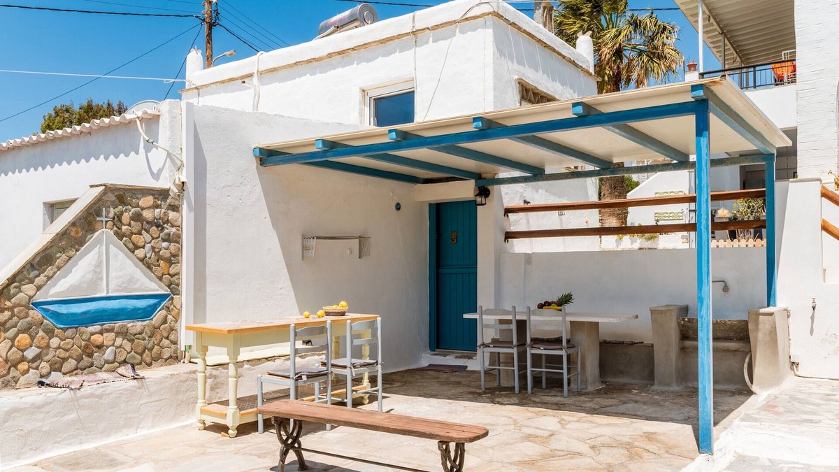 Agios Ioannis House | Holiday Home 'Porto Galinini' with Sea View, Wi-Fi and Air Conditioning