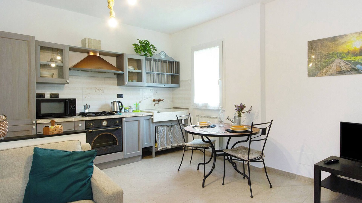 Rivarola Apartment | Holiday Home 'Pullin' with Private Garden and Wi-Fi