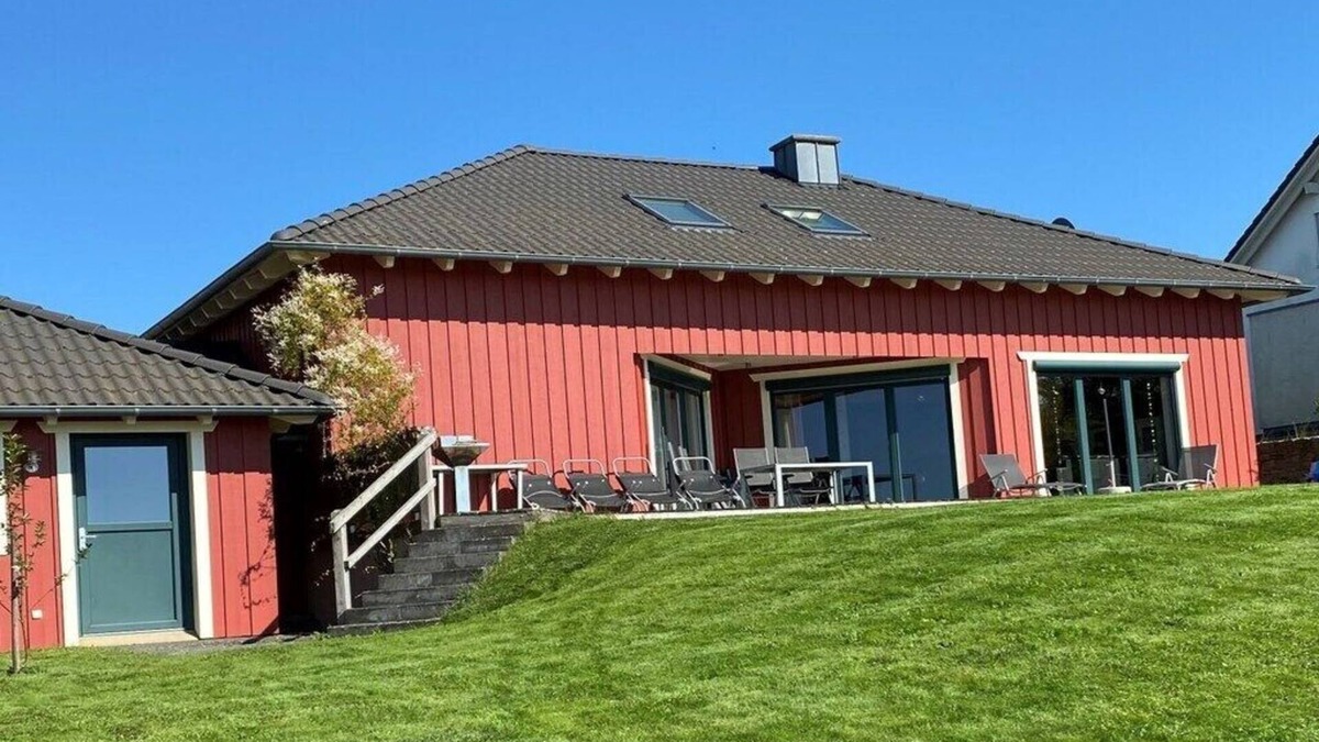 Irmenach Apartment | Holiday home Red Milan