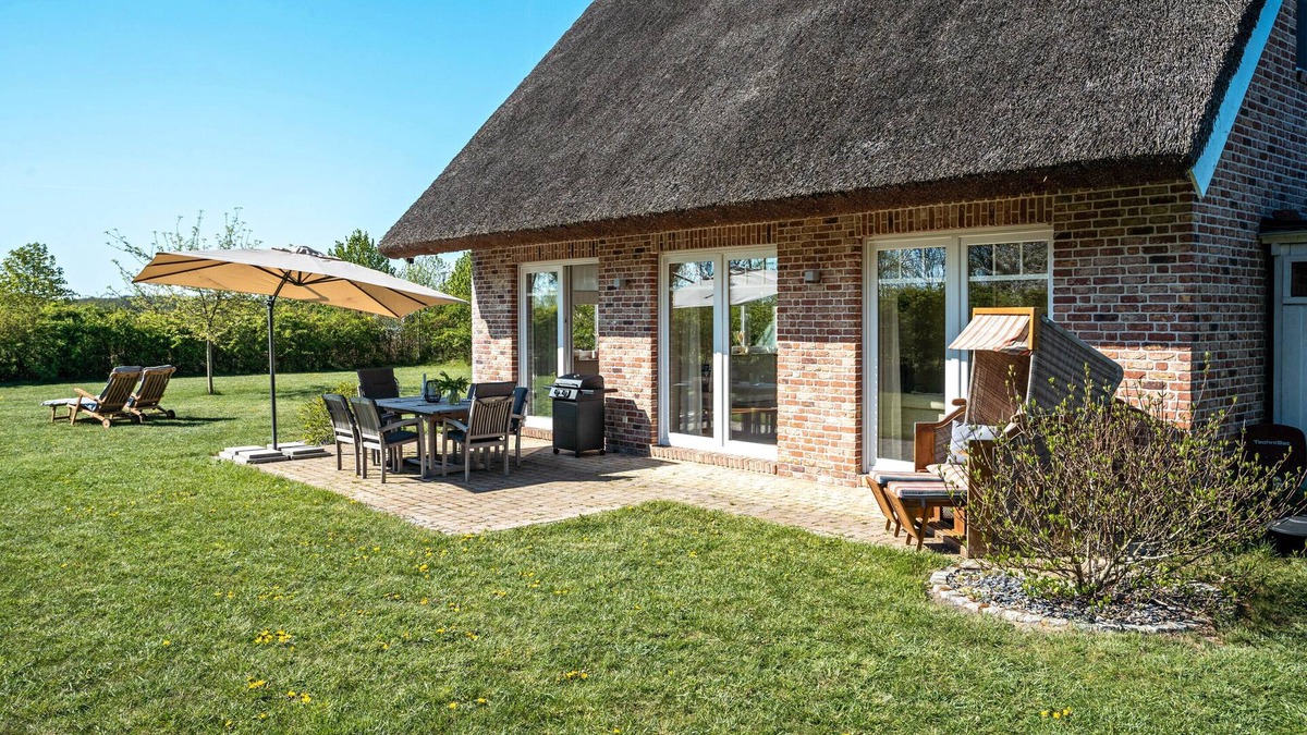 Poseritz House | Holiday Home 'Reethaus Meerferien' with Sea View, Private Terrace and Wi-Fi