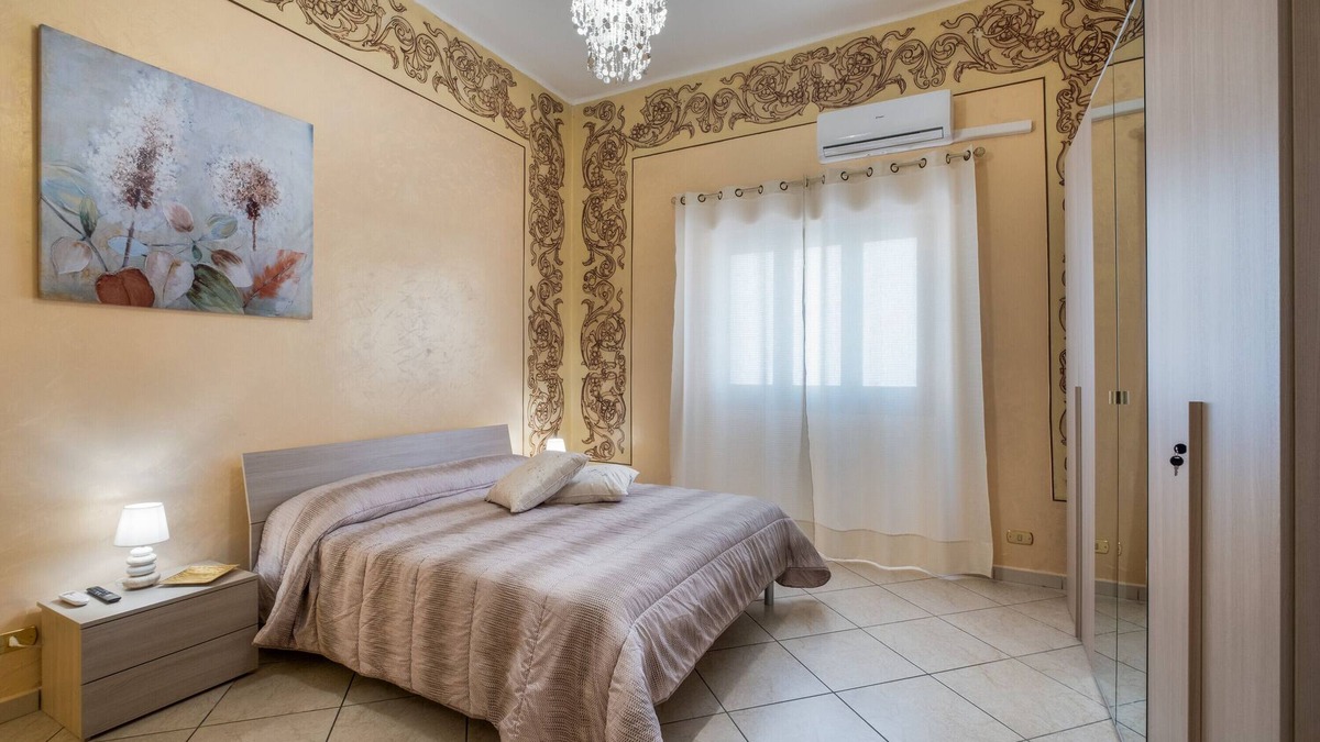 Squinzano House | Holiday Home 'Relax House' with Private Terrace, Wi-Fi and Air Conditioning