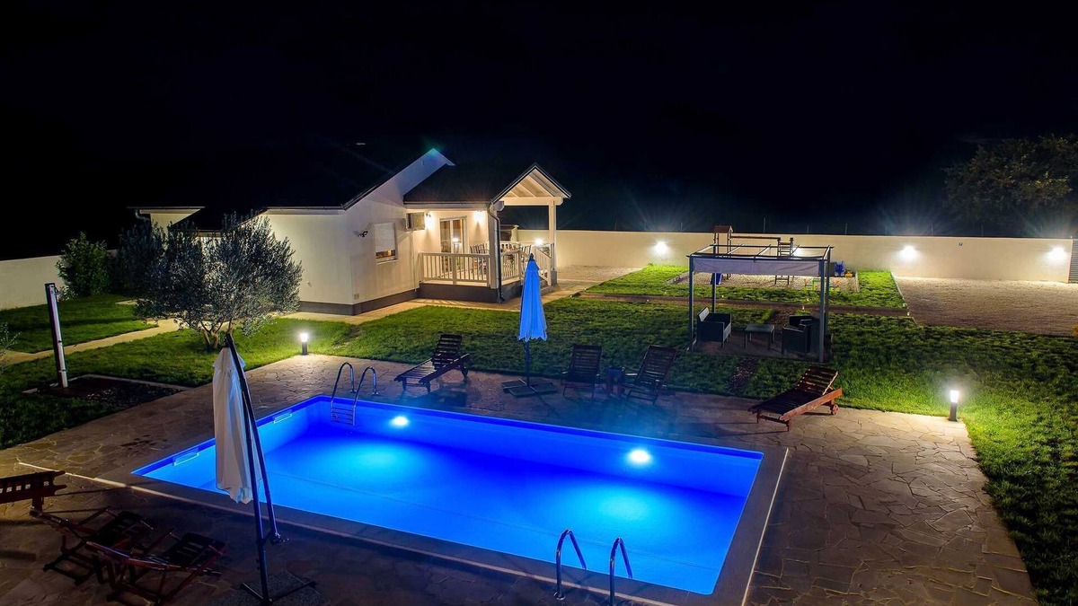 Galovac Villa | Holiday home Relax with swimming pool