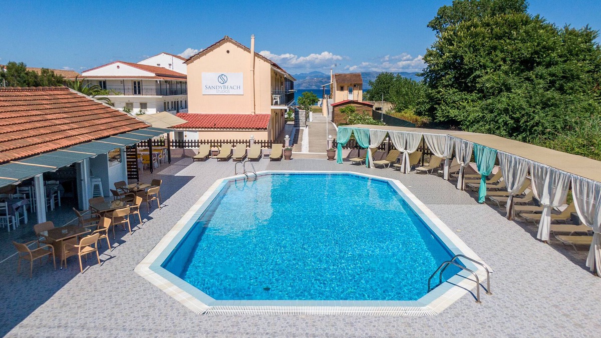 Kavos House | Holiday Home 'Sandy Beach House - Ground Floor' with Shared Terrace, Wi-Fi and Air Conditioning