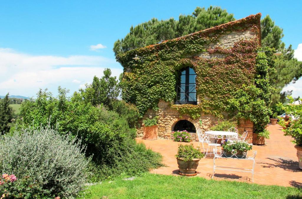 Pomarance House | Holiday Home Santa Enerichetta by Interhome